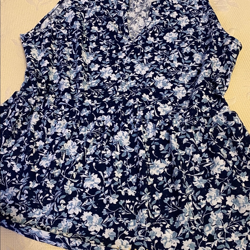 2/12 Belldini Navy and White Floral Sleeveless V-Neck Tank,gathered at waist - Picture 8 of 8